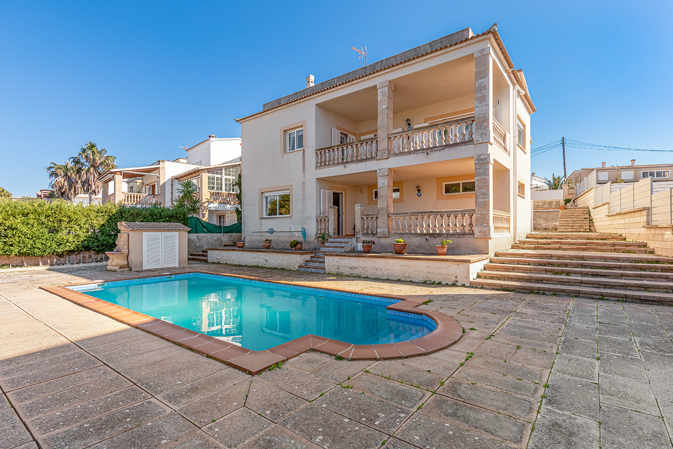 Villa, Badia Blava