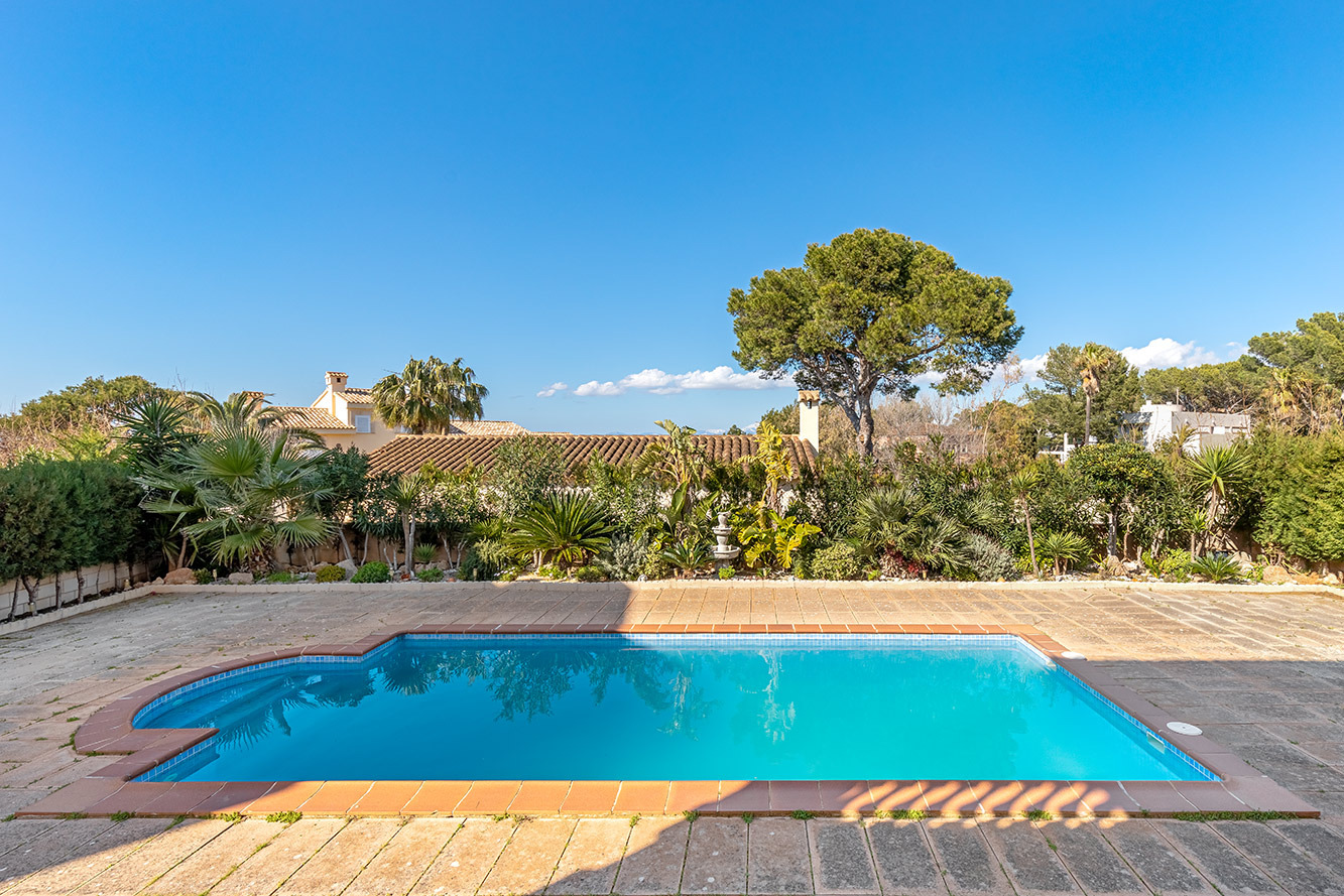 Villa, Badia Blava