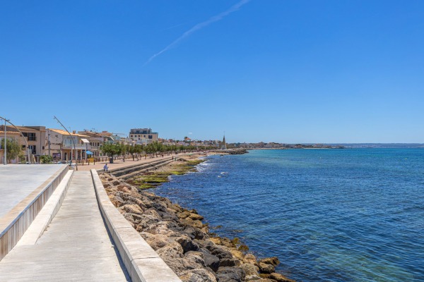Penthouse with a large private roof terrace close to the sea in El Molinar image 7