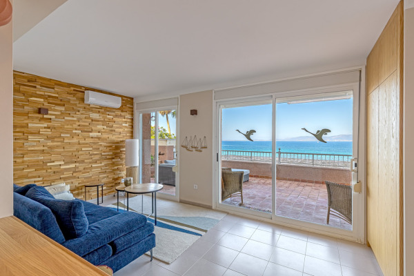 Seafront apartment with a stunning view of the Bay of Palma image 4