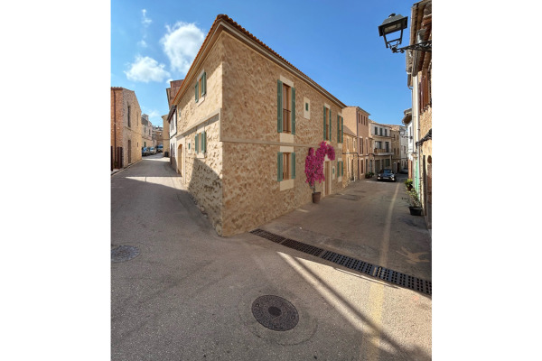 High-quality renovated townhouse with pool in the patio and garage in Arta image 2