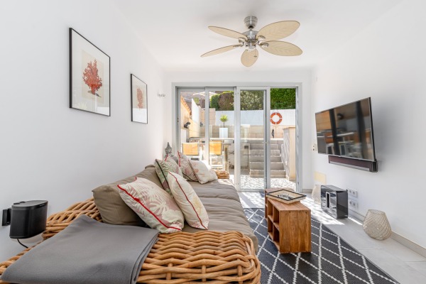 Modern house with holiday rental license in a quiet location near the sea image 2