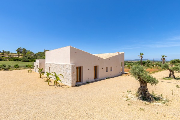 Recently built finca with stunning views of the countryside in Son Macia image 5