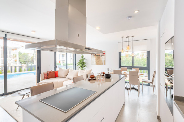 New development of semi-detached houses with private pool and garden image 8