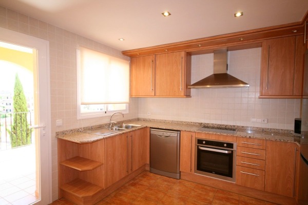 Apartment in beautiful, quiet complex close to the center image 3