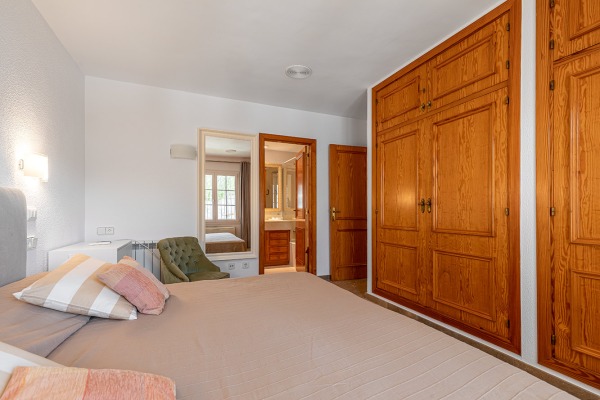 Well maintained apartment with partial sea views in Costa de la Calma image 6