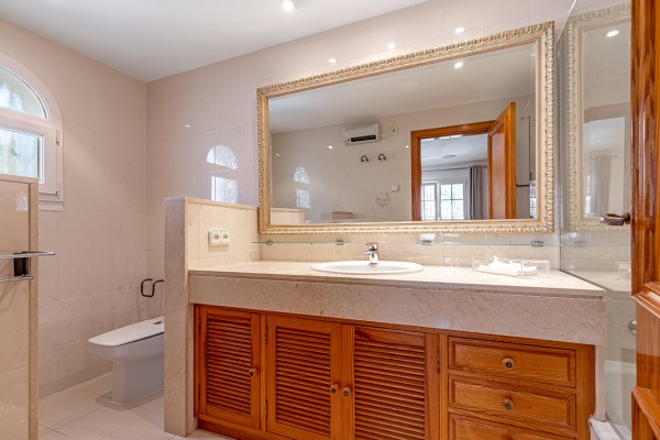 Well maintained apartment with partial sea views in Costa de la Calma image 7