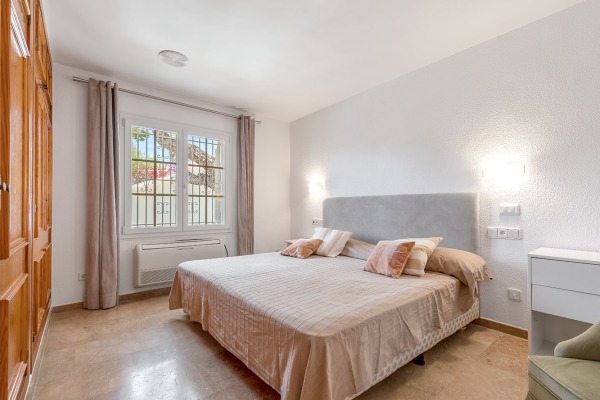 Well maintained apartment with partial sea views in Costa de la Calma image 8