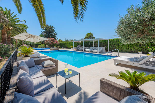 Idyllically situated, modern finca with views of the mountain landscape image 6