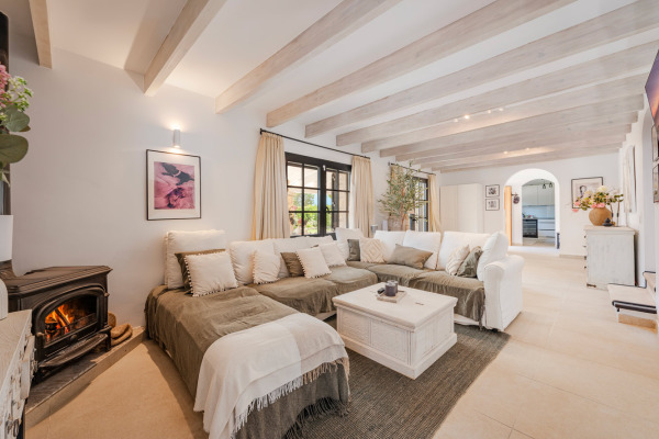 Idyllically situated, modern finca with views of the mountain landscape image 7