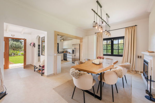 Idyllically situated, modern finca with views of the mountain landscape image 8