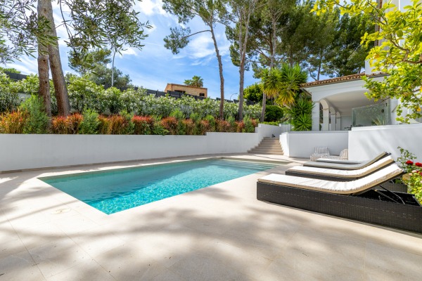 Modernized villa in a sought-after neighborhood of Nova Santa Ponsa image 3
