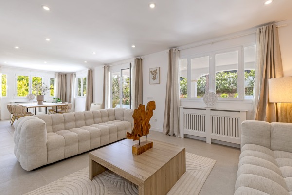 Modernized villa in a sought-after neighborhood of Nova Santa Ponsa image 5