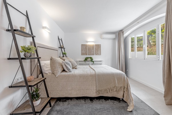 Modernized villa in a sought-after neighborhood of Nova Santa Ponsa image 8