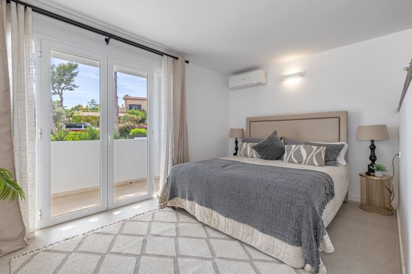 Modernized villa in a sought-after neighborhood of Nova Santa Ponsa image 10