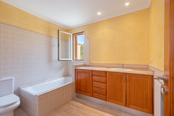 Villa with sea views within walking distance of the beach in Cala Mesquida image 12