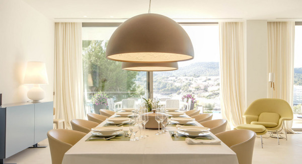 Luxury property with guest villa in a unique location right by the sea image 6