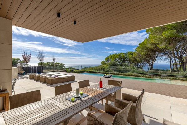 Spectacular, almost new seafront luxury villa in Puig de Ros image 4