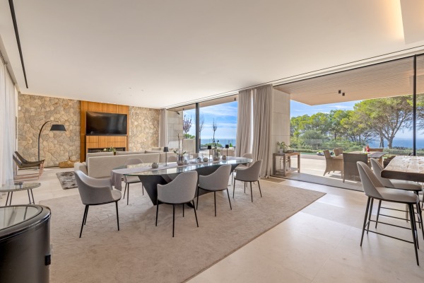 Spectacular, almost new seafront luxury villa in Puig de Ros image 5