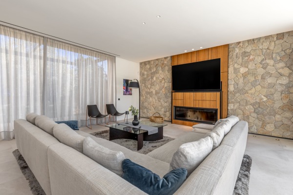 Spectacular, almost new seafront luxury villa in Puig de Ros image 6