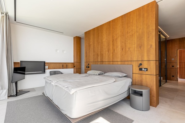 Spectacular, almost new seafront luxury villa in Puig de Ros image 12