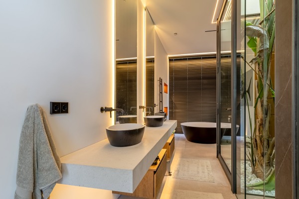 Spectacular, almost new seafront luxury villa in Puig de Ros image 7