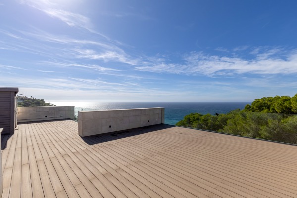 Spectacular, almost new seafront luxury villa in Puig de Ros image 9