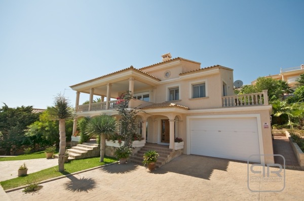 Mediterranean sea view villa in a highly sought-after residential area image 4