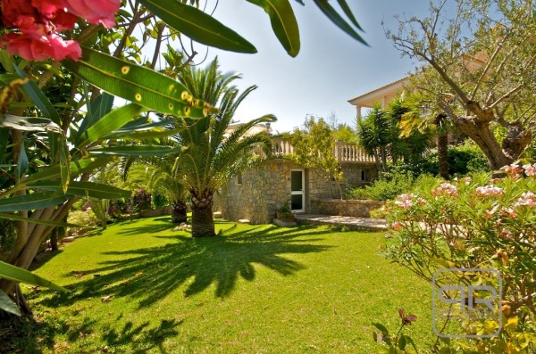 Mediterranean sea view villa in a highly sought-after residential area image 5