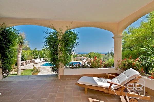 Mediterranean sea view villa in a highly sought-after residential area image 6