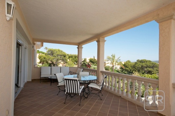 Mediterranean sea view villa in a highly sought-after residential area image 9