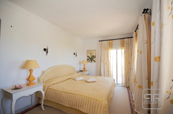 Mediterranean sea view villa in a highly sought-after residential area image 11