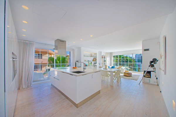 High-quality penthouse apartment in an exclusive complex image 2