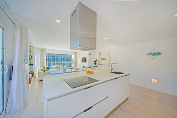 High-quality penthouse apartment in an exclusive complex image 4