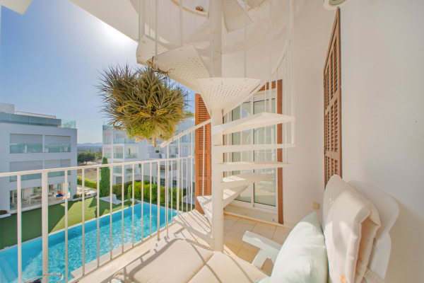 High-quality penthouse apartment in an exclusive complex image 6