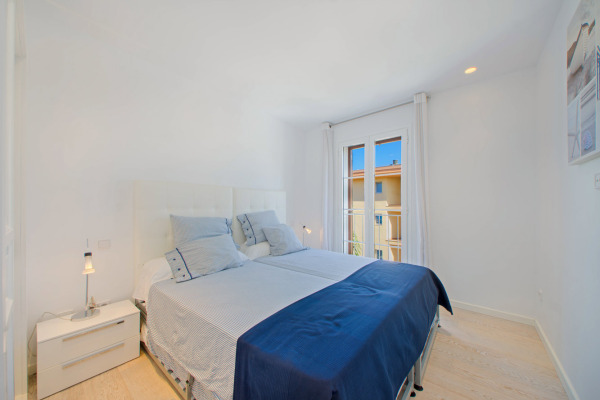 High-quality penthouse apartment in an exclusive complex image 10