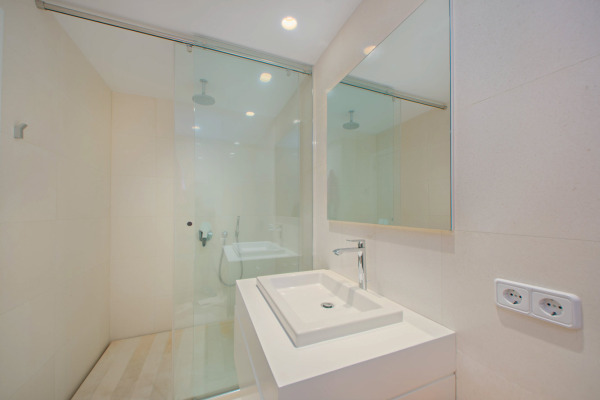 High-quality penthouse apartment in an exclusive complex image 11