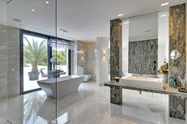 Spectacular luxury villa with lots of privacy and partial sea views image 10