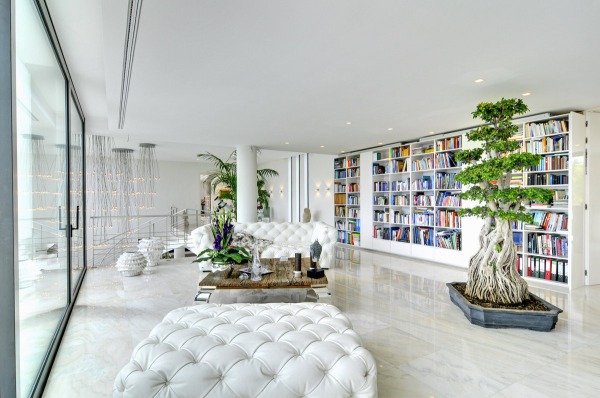 Spectacular luxury villa with lots of privacy and partial sea views image 11