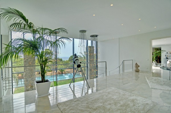 Spectacular luxury villa with lots of privacy and partial sea views image 12