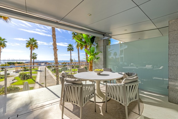 Exclusive designer apartment right on the beach for sale in Palma image 2