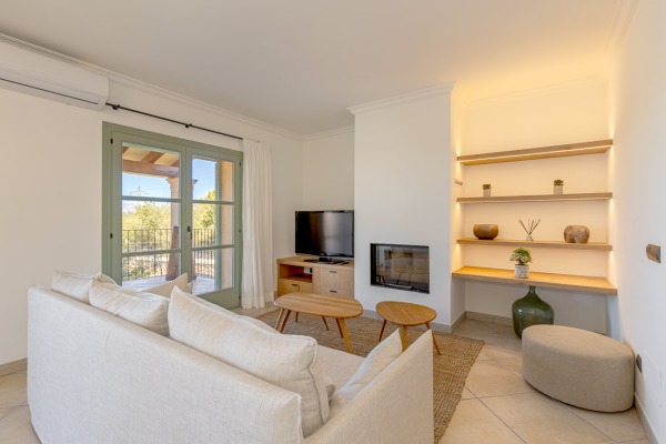 Traditional villa with modern comforts and panoramic views in Sineu image 7