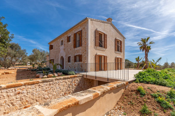 Luxurious newly built finca with pool near Santanyi image 3