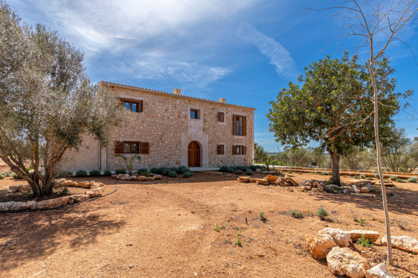 Luxurious newly built finca with pool near Santanyi image 12