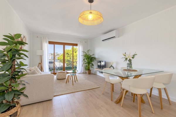 Modern renovated and furnished apartment close to the beach image 3