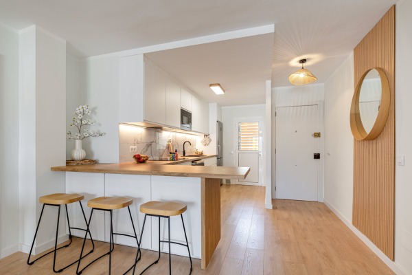 Modern renovated and furnished apartment close to the beach image 5