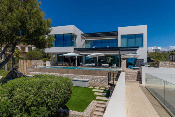 Luxury villa estate in the most exclusive location with spectacular views image 3