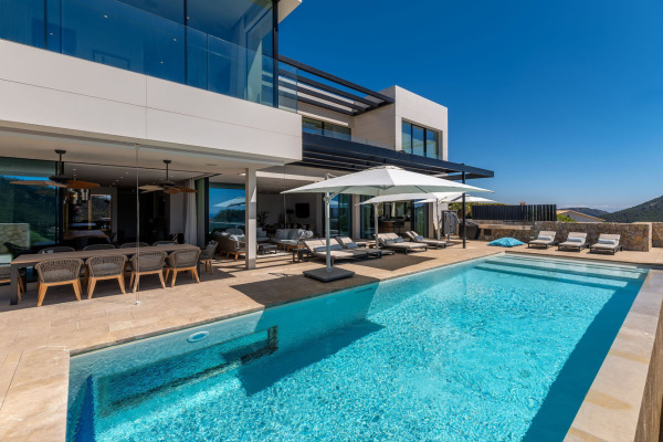 Luxury villa estate in the most exclusive location with spectacular views image 4