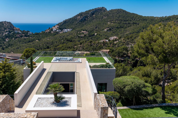 Luxury villa estate in the most exclusive location with spectacular views image 6