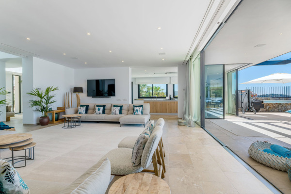 Luxury villa estate in the most exclusive location with spectacular views image 7